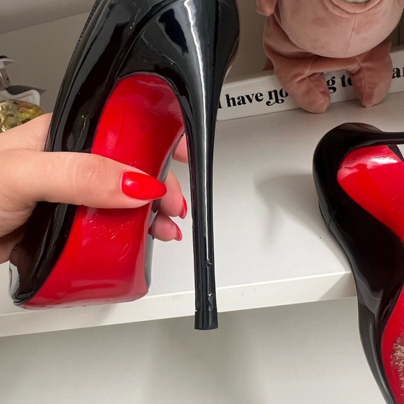 ❌SOLD❌Christian Louboutin
So Kate 120MM Patent Leather Pumps - Picture 10 of 13